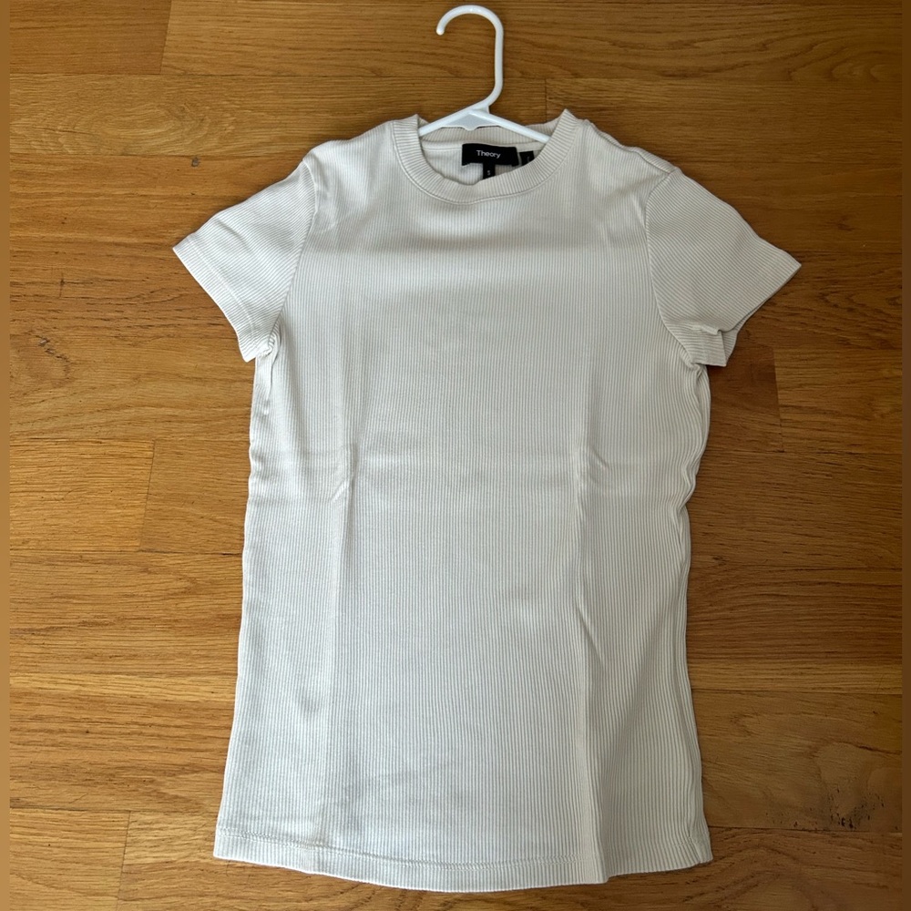 NWOT Theory Cream Short Sleeve Tee